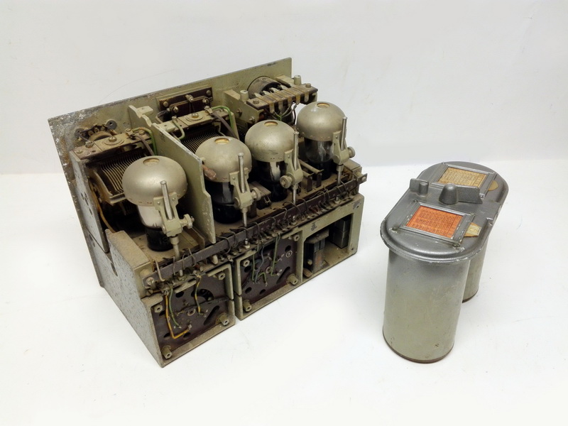 aparato radio transmisor telefunken+pieza recambio metal 24.5x32.5x20 1u